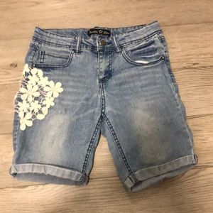 Cute embroidered flower shorts
